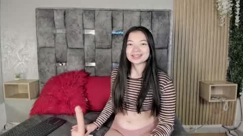 Snapshot of _emma_xoxo chatting on 12.15.25 _emma_xoxo online show from 12.15.25