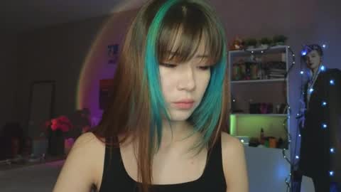 EveEva online show from 10.11.25