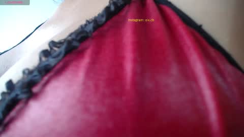 Snapshot of _exa_ chatting on 01.26.25 Exa help me position myself with your thumb up thanks online show from 01.26.25