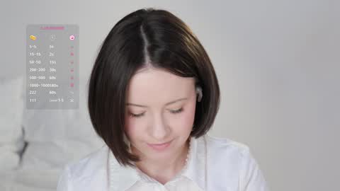 Essie  online show from 02.07.25