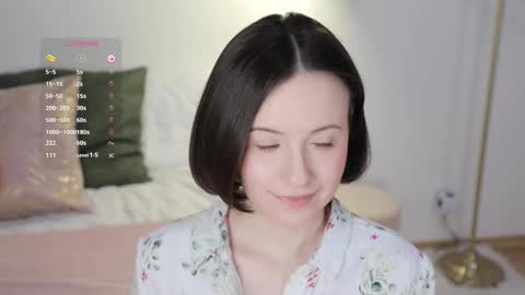 Essie  online show from 02.13.25