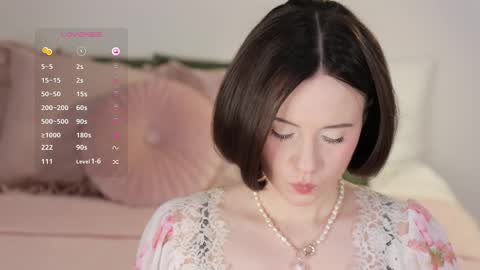 Essie  online show from 03.06.25