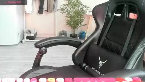 Alis online show from 12.18.25