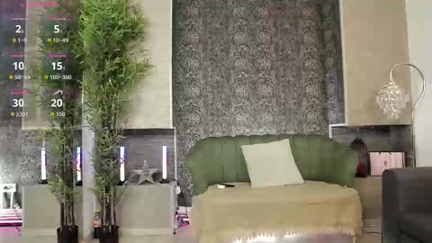 Snapshot of _foxymia_ chatting on 11.05.25 Mia online show from 11.05.25