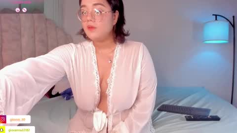 Snapshot of _giovaa_ chatting on 03.03.25 G I O V A online show from 03.03.25