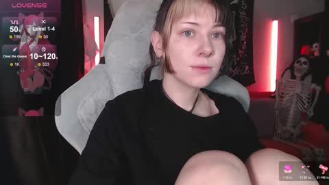 Snapshot of _gummybears_ chatting on 11.07.25 Tori online show from 11.07.25