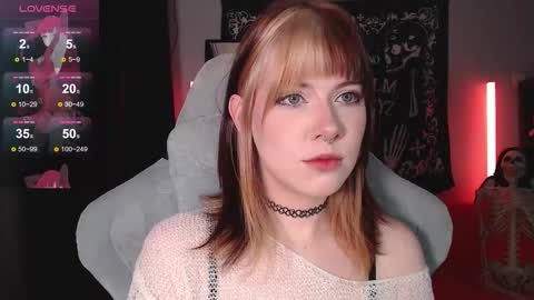 Snapshot of _gummybears_ chatting on 11.22.25 Tori online show from 11.22.25