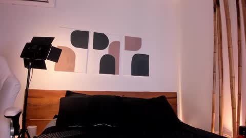 Hanna johnson online show from 02.24.25