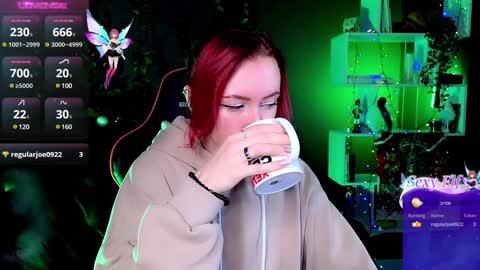 Snapshot of _helencarter chatting on 12.21.24 Helen Carter 3 Next stream 2330 MSC online show from 12.21.24