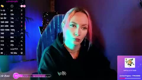 Snapshot of _helencarter chatting on 07.04.26 Helen Carter 3 Next stream 2330 MSC online show from 07.04.26