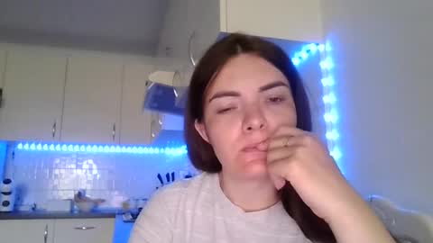 Snapshot of _hidden_frommymoom_ chatting on 06.19.26 Criss4u online show from 06.19.26