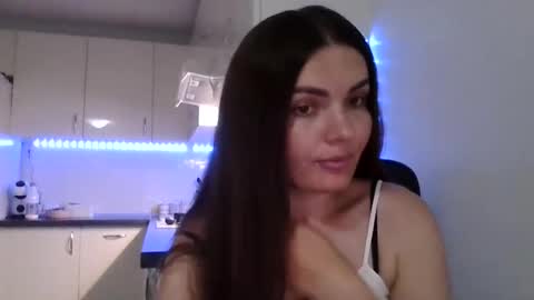 Snapshot of _hidden_frommymoom_ chatting on 07.03.26 Criss4u online show from 07.03.26