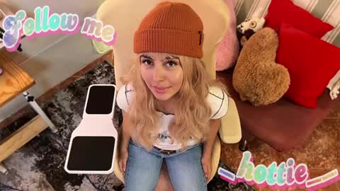 _hottie__ online show from 01.14.25