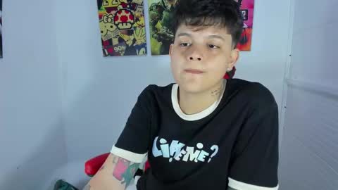 Snapshot of _ian_sweet chatting on 12.03.25 ian online show from 12.03.25