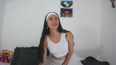 Snapshot of _ir1s_ chatting on 11.06.25 _ir1s_ online show from 11.06.25