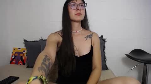 Snapshot of _ir1s_ chatting on 11.17.25 _ir1s_ online show from 11.17.25