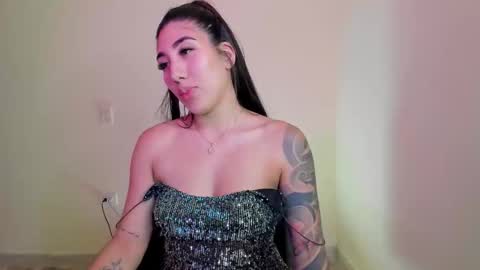Snapshot of _isabella99_ chatting on 10.05.25 Isabella online show from 10.05.25