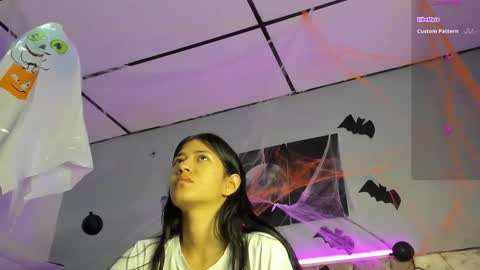 Snapshot of _jasmine_blush chatting on 10.31.25 Jasmine online show from 10.31.25