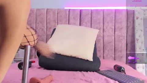 Snapshot of _jasmine_blush chatting on 11.12.25 Jasmine online show from 11.12.25