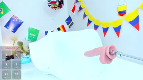 _jasminnee_ online show from 06.11.26