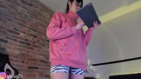  ...  online show from 03.08.25