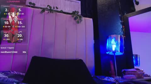 Snapshot of _johana18 chatting on 12.17.24 Mia online show from 12.17.24