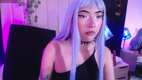 Snapshot of _johana18 chatting on 12.20.24 Mia online show from 12.20.24