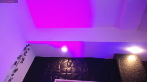 Snapshot of _johana18 chatting on 12.24.24 Mia online show from 12.24.24