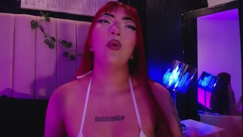Snapshot of _johana18 chatting on 12.27.24 Mia online show from 12.27.24