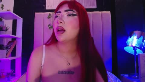 Snapshot of _johana18 chatting on 12.30.24 Mia online show from 12.30.24