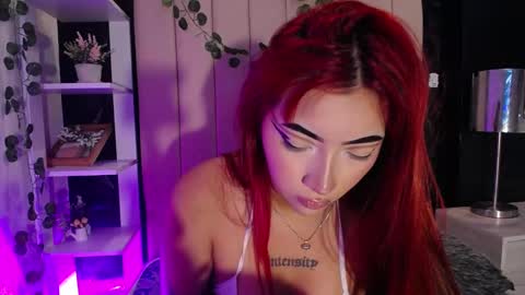 Snapshot of _johana18 chatting on 01.22.25 Mia online show from 01.22.25