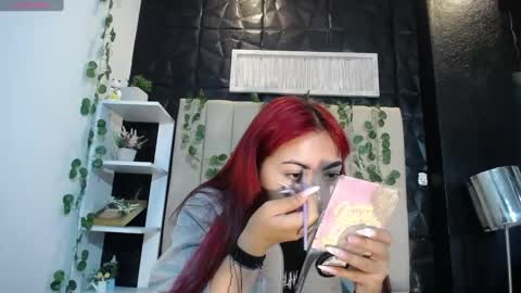 Snapshot of _johana18 chatting on 01.27.25 Mia online show from 01.27.25