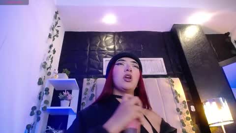 Snapshot of _johana18 chatting on 01.29.25 Mia online show from 01.29.25