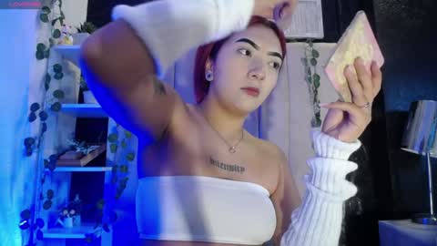 Snapshot of _johana18 chatting on 01.31.25 Mia online show from 01.31.25
