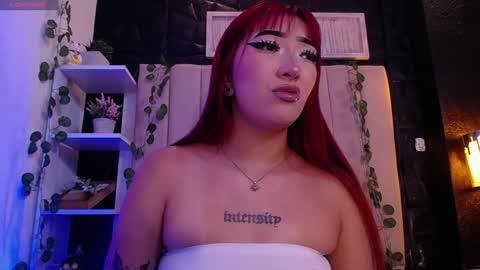 Snapshot of _johana18 chatting on 01.31.25 Mia online show from 01.31.25