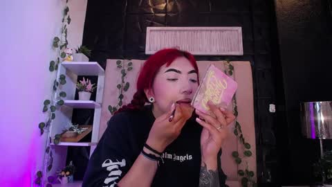 Snapshot of _johana18 chatting on 02.03.25 Mia online show from 02.03.25