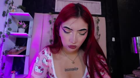Snapshot of _johana18 chatting on 02.06.25 Mia online show from 02.06.25