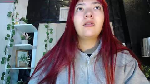 Snapshot of _johana18 chatting on 02.10.25 Mia online show from 02.10.25