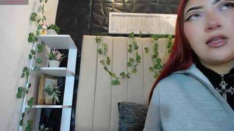 Snapshot of _johana18 chatting on 02.19.25 Mia online show from 02.19.25
