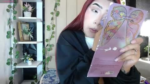 Snapshot of _johana18 chatting on 02.21.25 Mia online show from 02.21.25