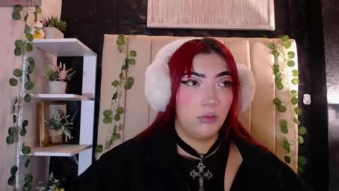 Snapshot of _johana18 chatting on 02.22.25 Mia online show from 02.22.25