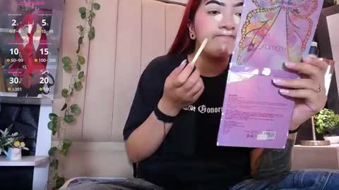 Snapshot of _johana18 chatting on 02.24.25 Mia online show from 02.24.25