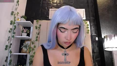 Snapshot of _johana18 chatting on 03.07.25 Mia online show from 03.07.25