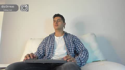 _juanes__ online show from 12.18.24