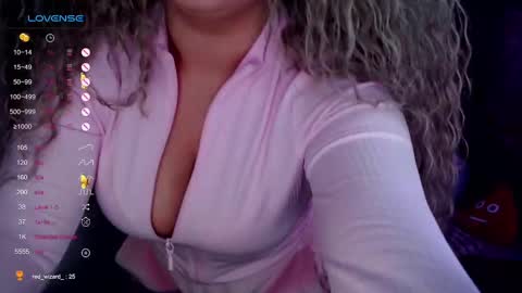 _just_a_queen_3 online show from 02.12.25