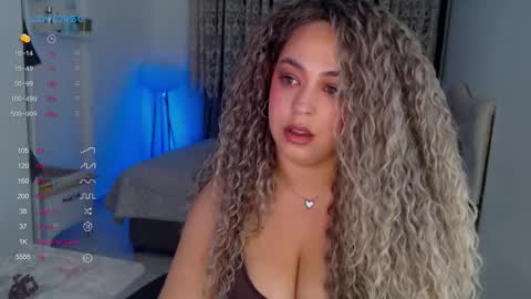 Snapshot of _just_a_queen_3 chatting on 01.10.26 _just_a_queen_3 online show from 01.10.26