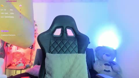 Snapshot of _kairy_ chatting on 12.16.25 _kairy_ online show from 12.16.25