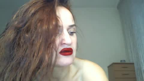 Snapshot of _kapelka_ chatting on 12.30.24 KAPELKA online show from 12.30.24