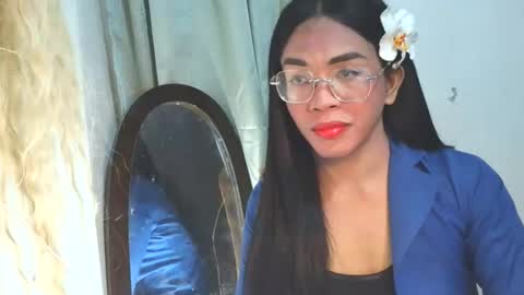 Snapshot of _karie_ chatting on 10.19.25 _karie_ online show from 10.19.25