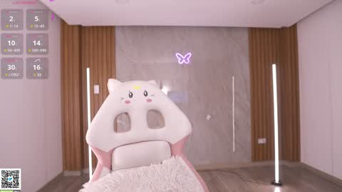 Snapshot of _kath8 chatting on 01.08.25 --- online show from 01.08.25